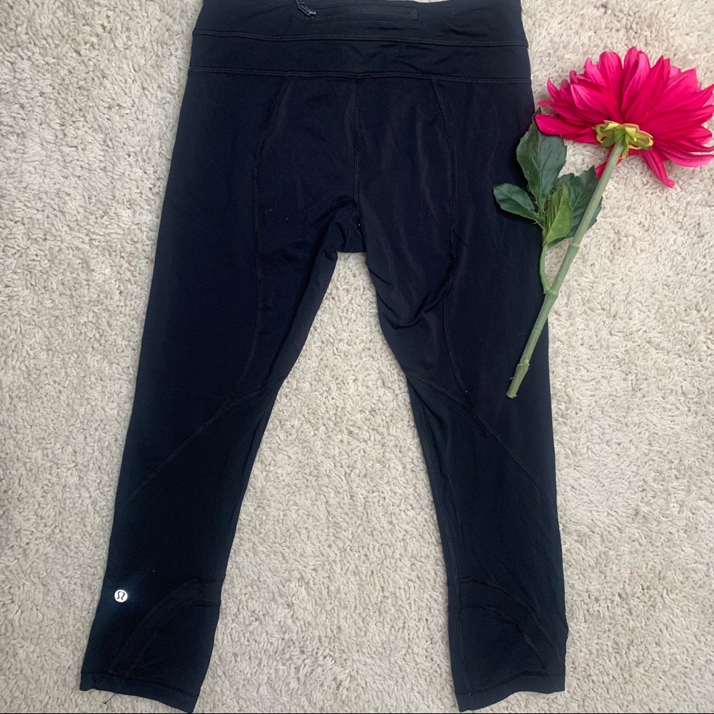 Lululemon Inspire Crop II *Luxtreme 4 - Picture 9 of 16